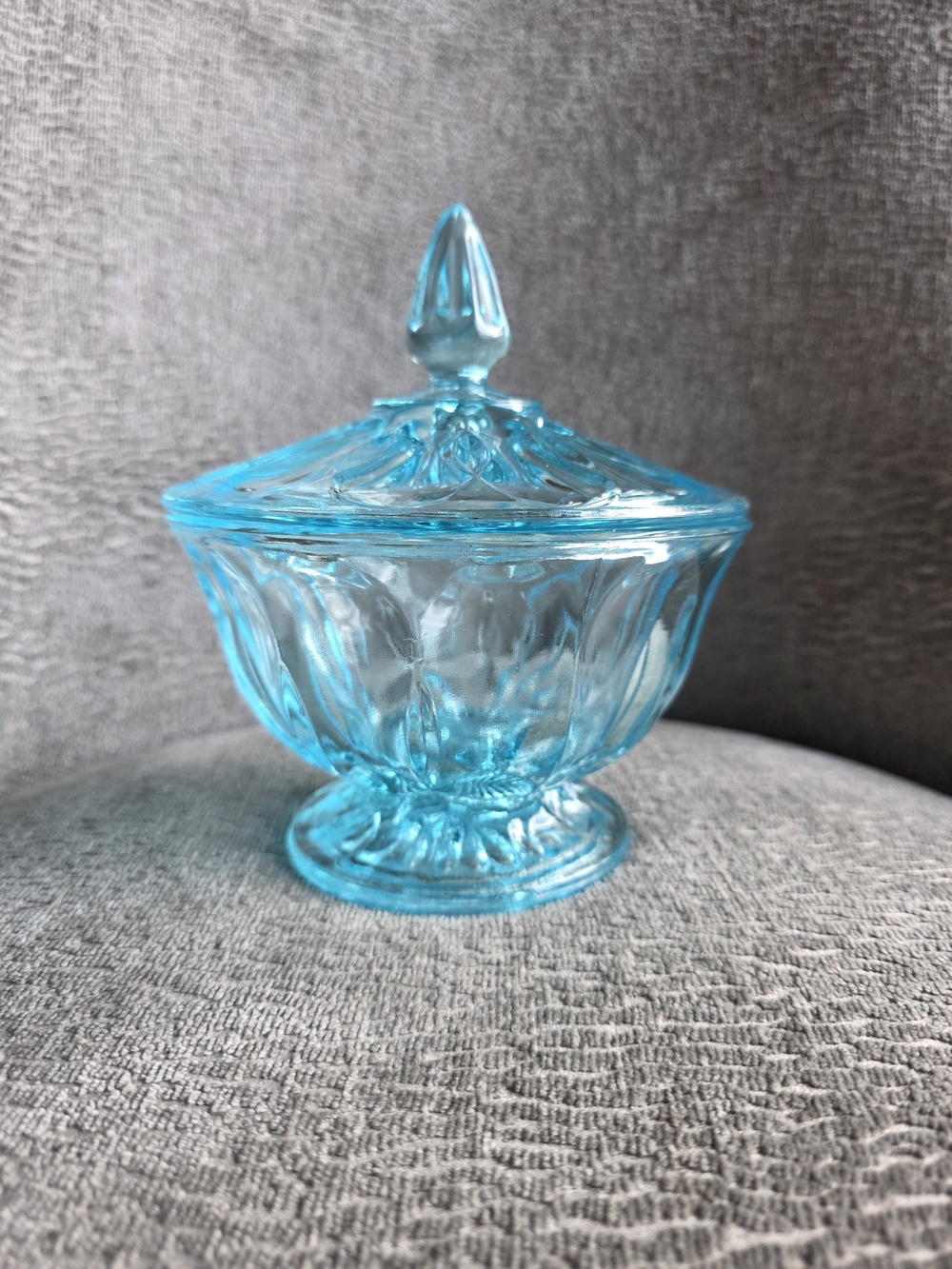 Beautiful Vintage Anchor Hocking  Fairfield Lidded Candy Dish Light Blue 1970's